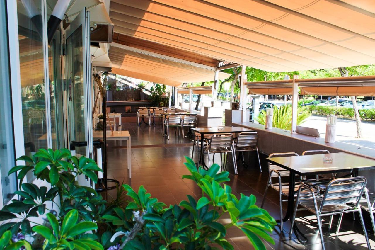 Hotel Rodsan Suizo Castelldefels Exterior photo