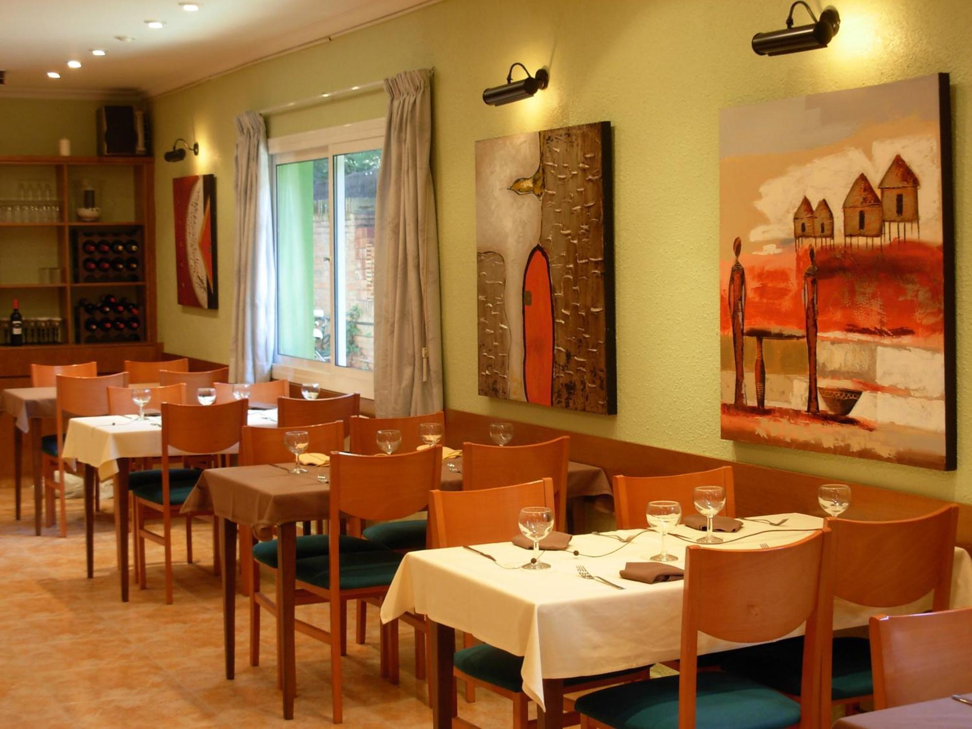 Hotel Rodsan Suizo Castelldefels Exterior photo
